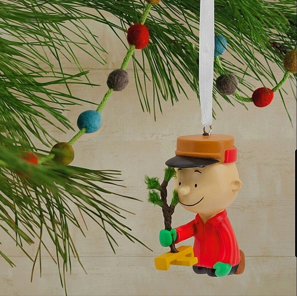 Peanuts Charlie Brown Kneeling With Tree Hallmark Ornament - Picture 7 of 16